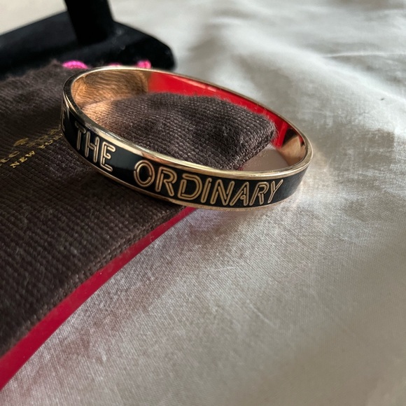 Kate Spade - Escape the Ordinary idiom bangle bracelet - Picture 4 of 8